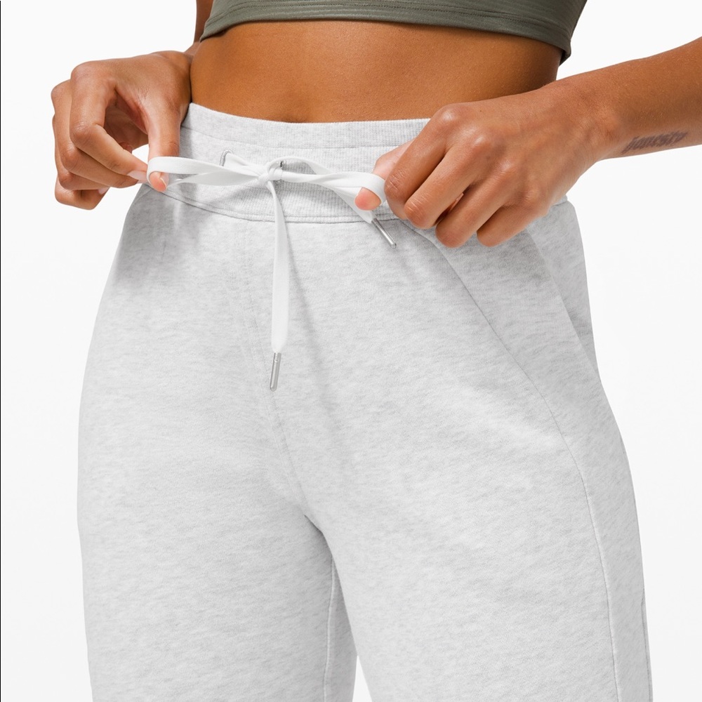 Lululemon Scuba Joggers - Picture 3 of 9